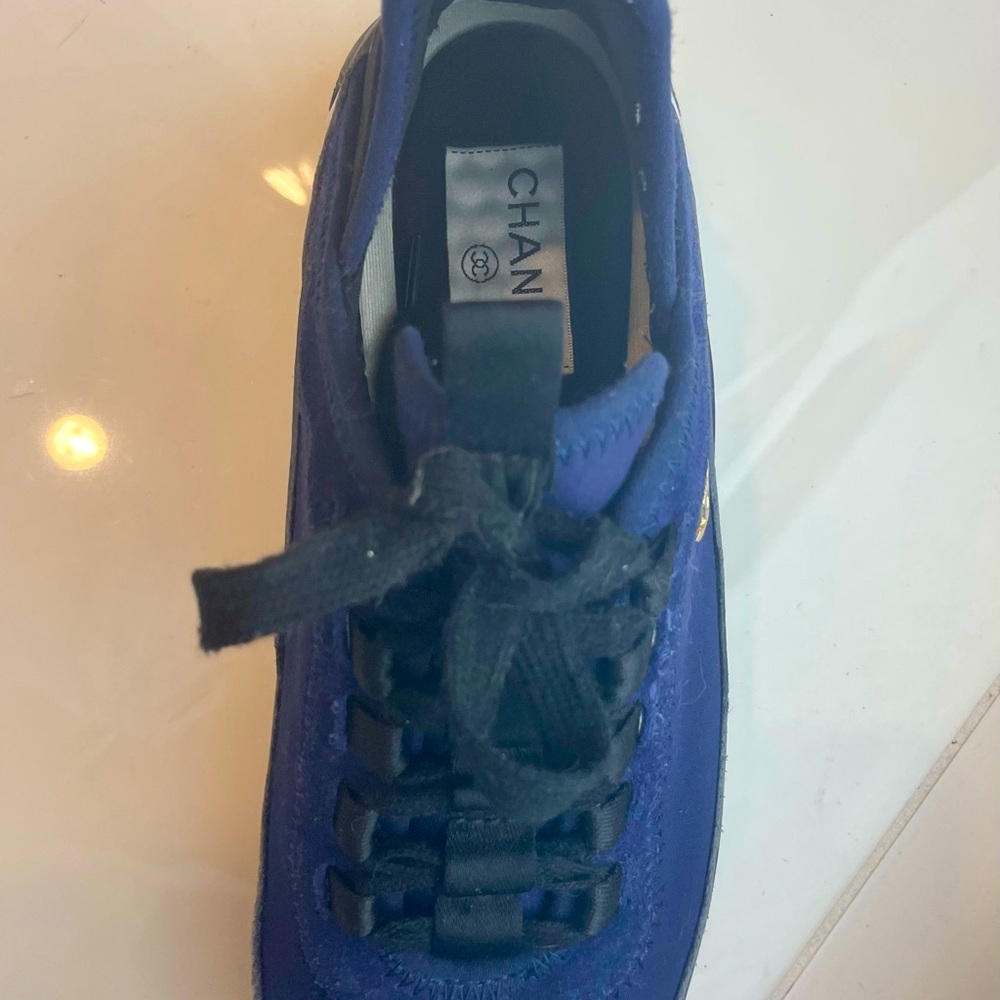 Chanel Interlocking CC Logo Sneakers. Women's US Size 6.5/7 .Navy blue - Picture 4 of 5